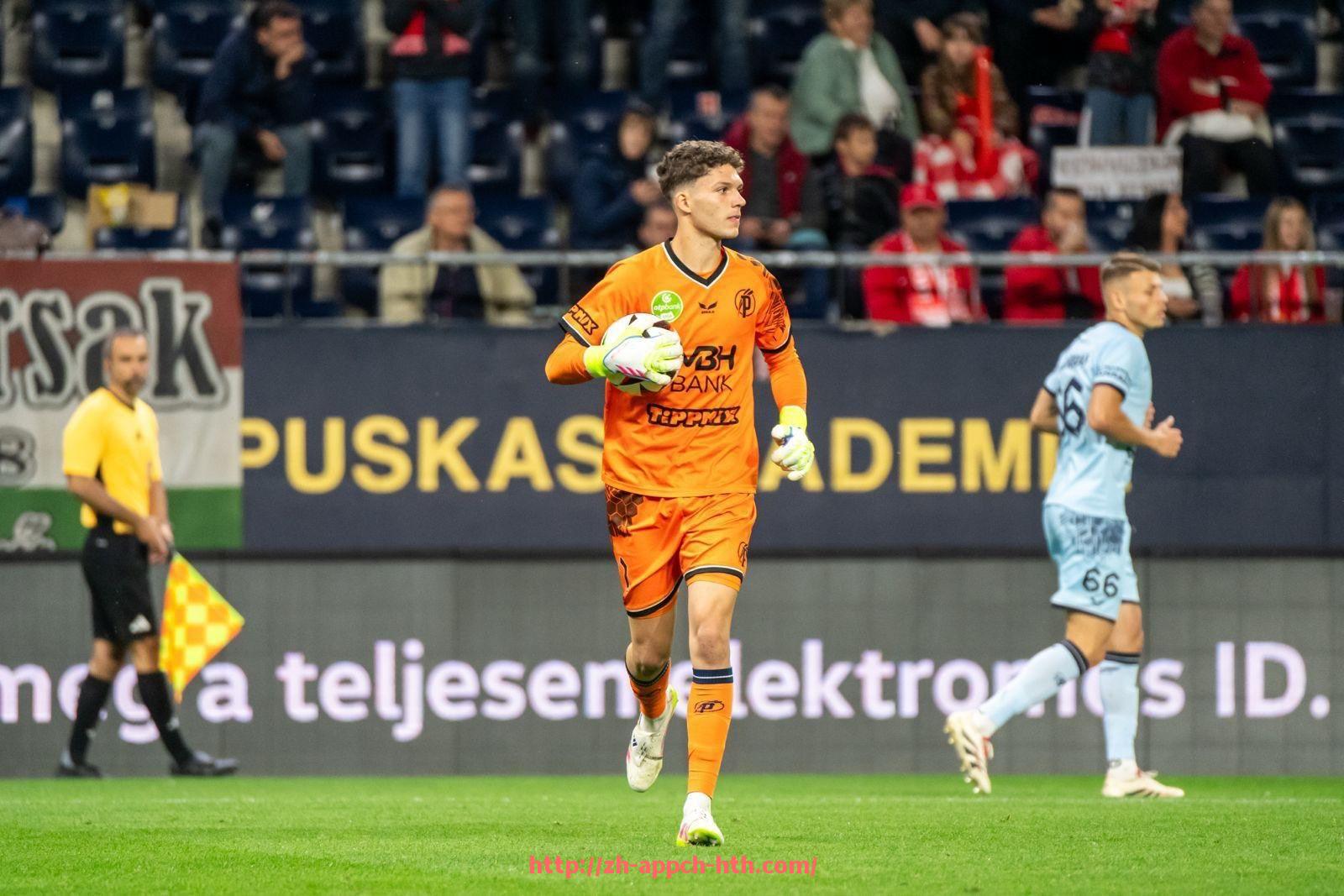 HTH华体会APP下载-世俱杯最受欢迎球星盘点及2025年明星球员关注度分析